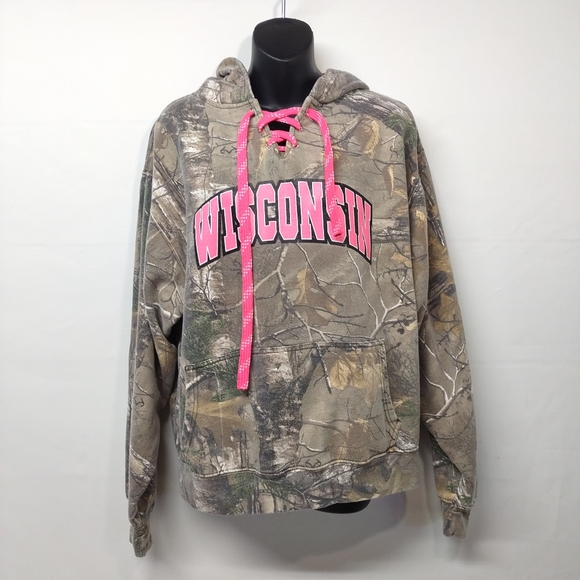 Signature Tops - Real tree Camo Wisconsin Hoodie Size M